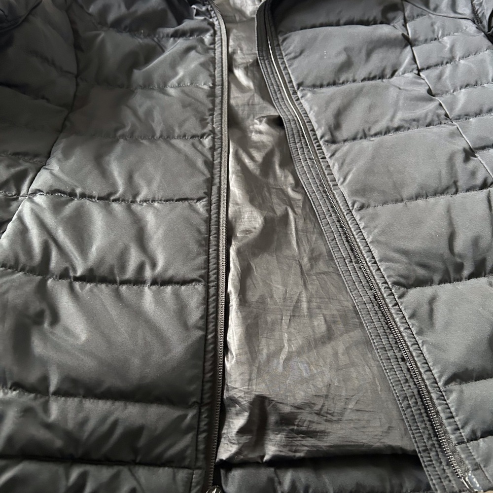 Women’s Land’s End Black Down Jacket.  Size Large.  Like New Condition - Picture 5 of 12